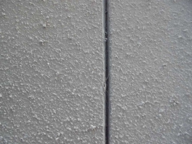 既存のシーリング材の撤去